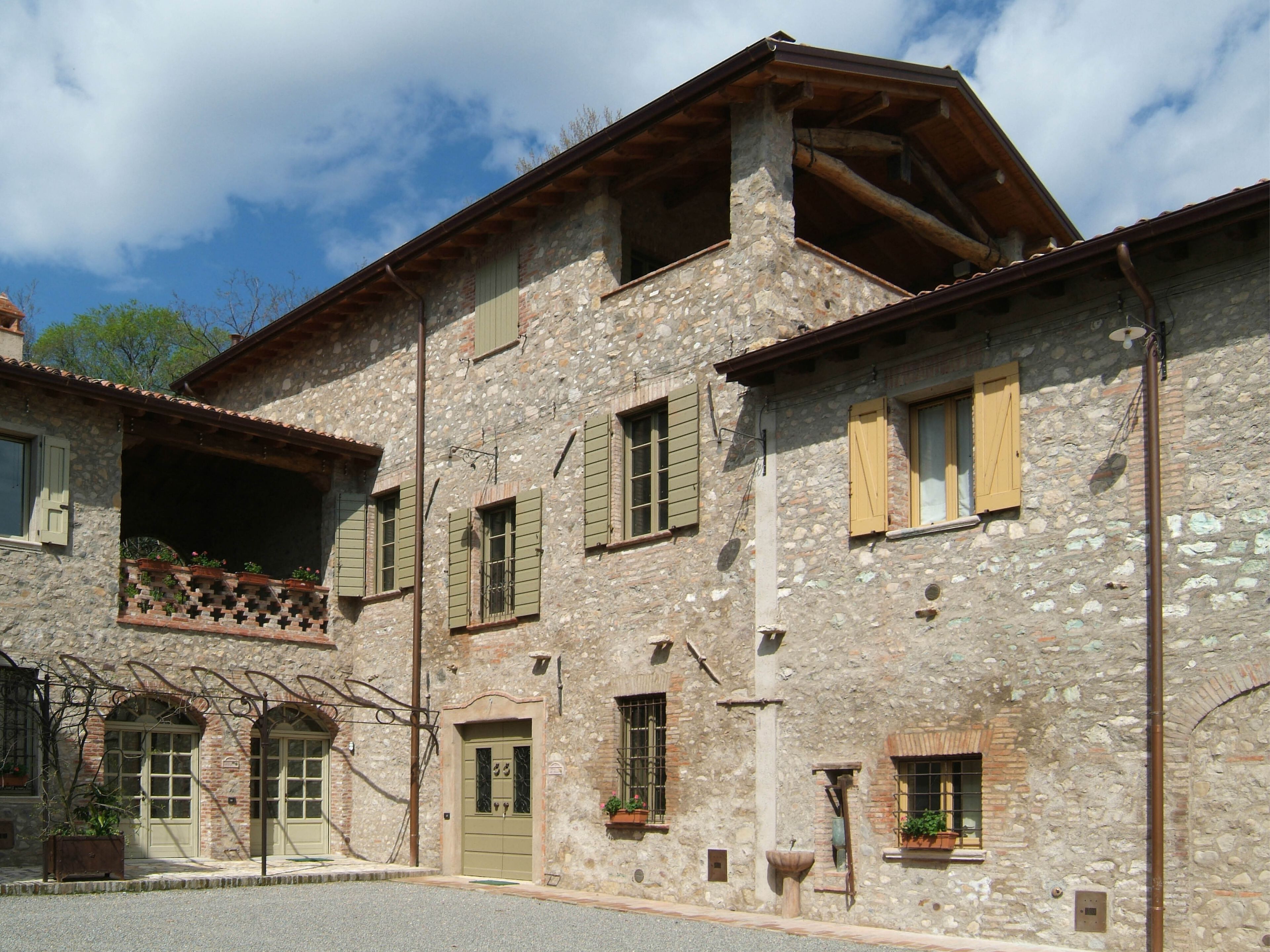 Искусственный каменный элемент для фасада GEOPIETRA® каменная кладка по запросу ARCH-00088817 - Вид №7