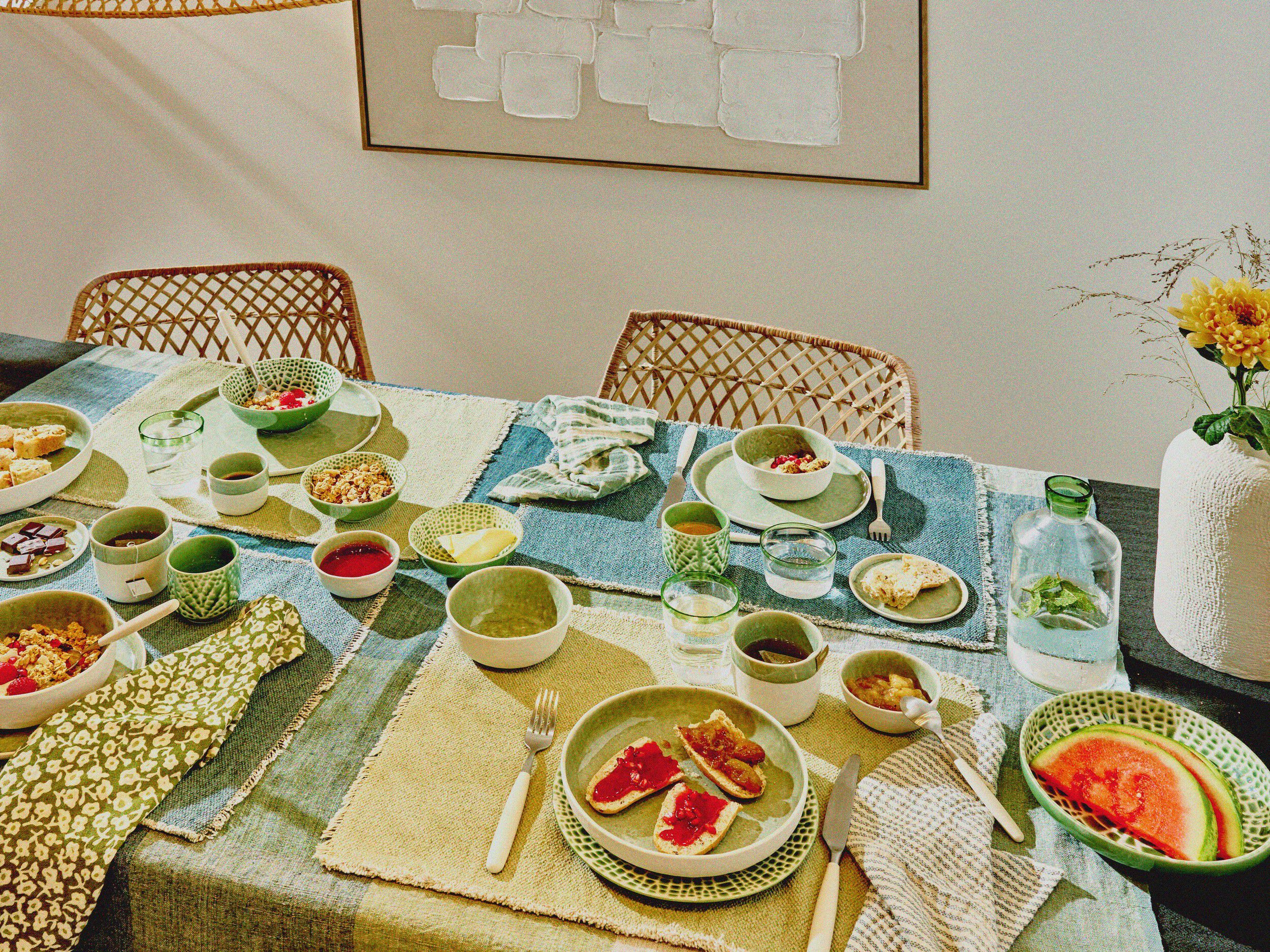 Фарфоровая круглая сервировочная тарелка POMAX Lotus ARCH-00133123 - Вид №13