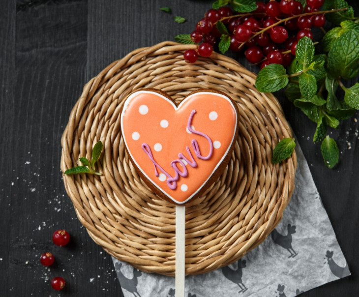 9567 Пряник LOVE оранжевый Вкусляндия 