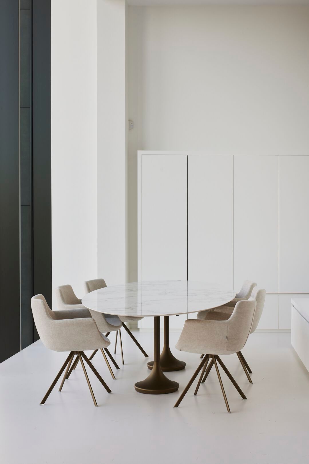 Овальный стол в Ксерамике Joli Central ARCH-00074690 - Вид №4