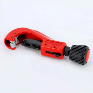 Резак для металлопластиковых труб круговой с фаскоснимателем TIEMME 0-32мм