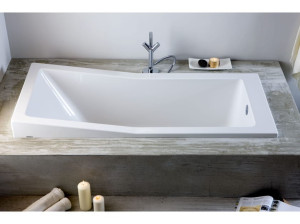 Акриловая прямоугольная ванна с полукругом