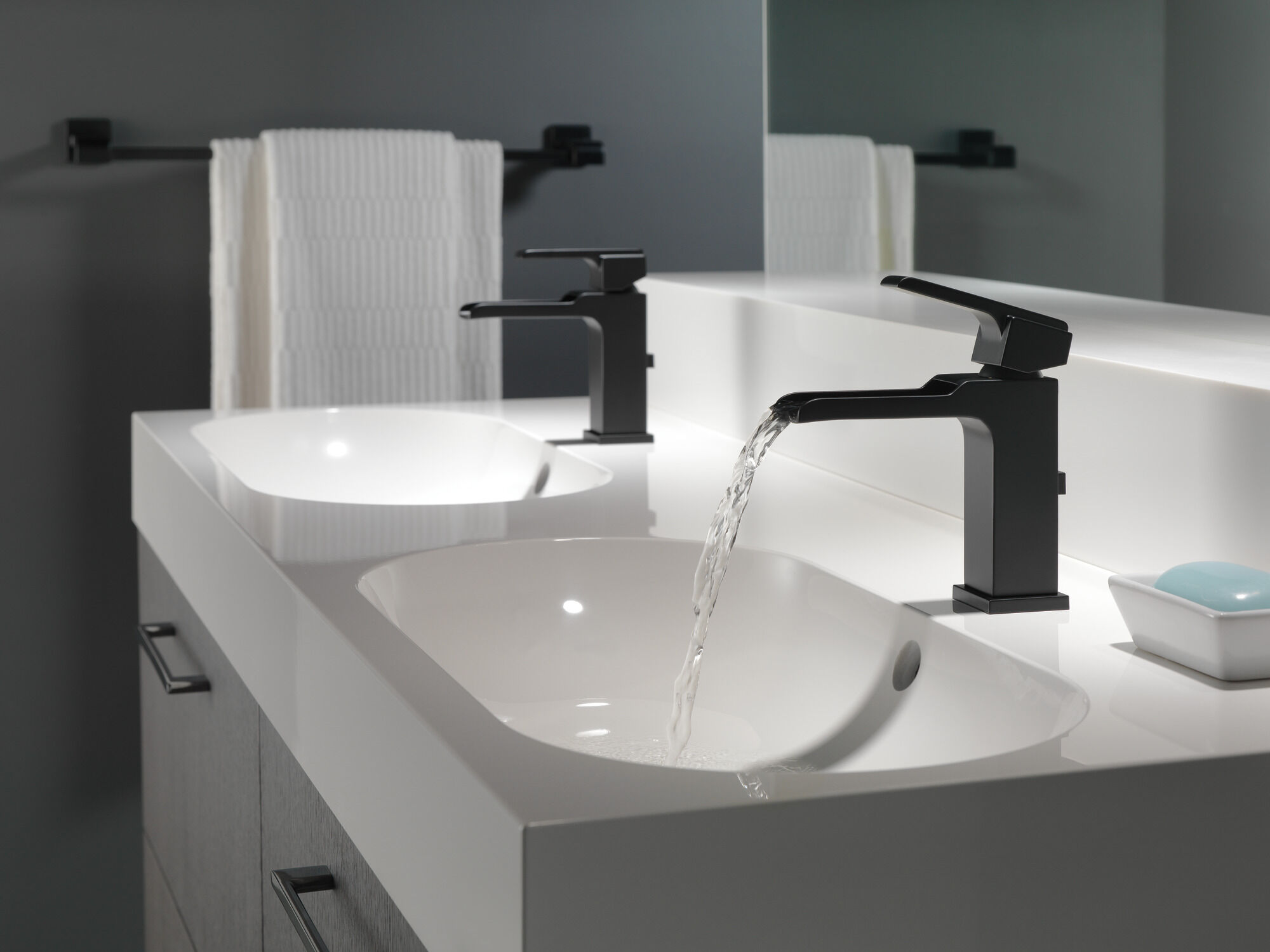 568LF-BLMPU Смеситель для ванной комнаты с одной ручкой Delta Faucet Ara Матовый черный - Вид №3