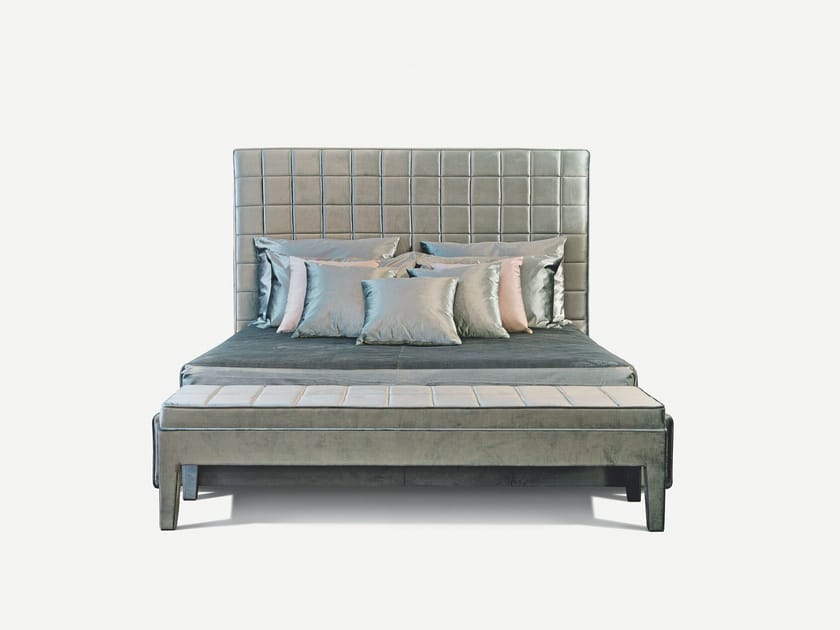 Кожаная или тканевая кровать с высоким изголовьем OASIS LUBECCA ARCH-00023122