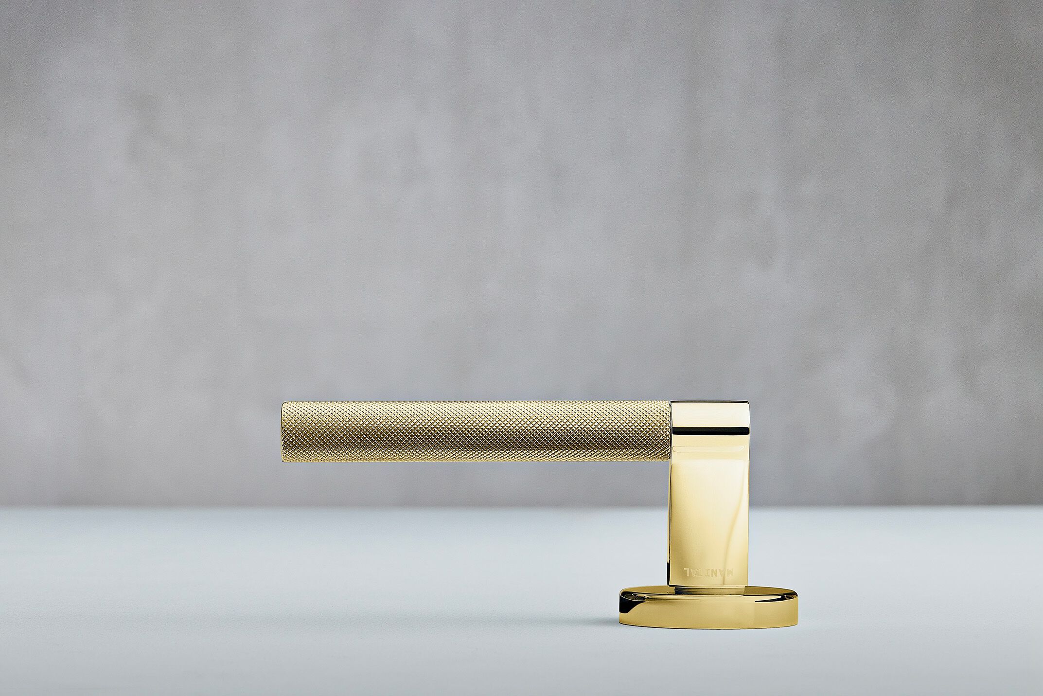 Латунная ручка на розетке Manital круглый ARCH-00078361 - Вид №4