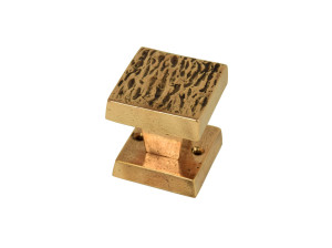 Бронзовая дверная ручка