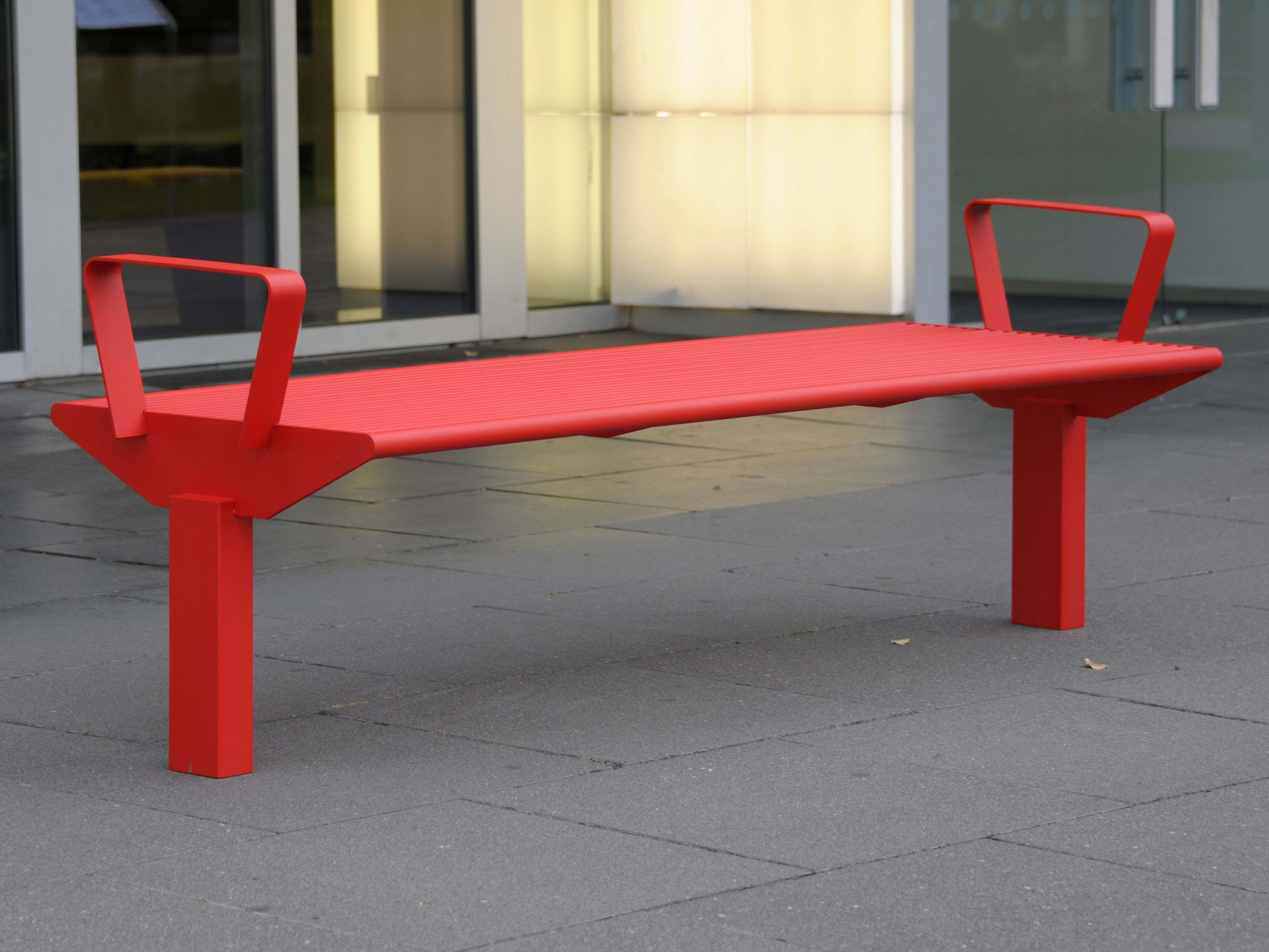 Скамья из нержавеющей стали с подлокотниками без спинки BENKERT BANKE Siardo ARCH-00076068