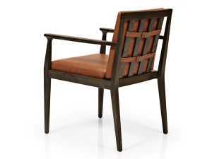 Деревянный мягкий стул с подлокотниками