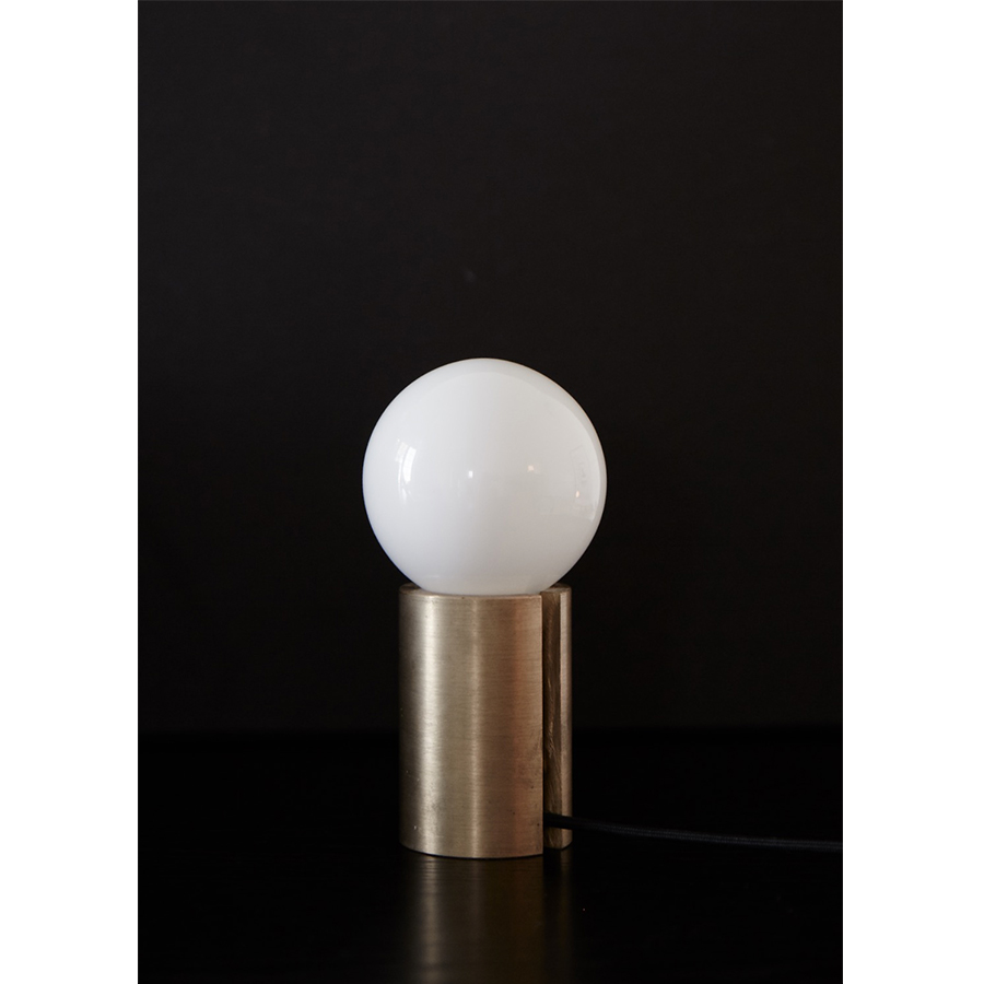 1750839 MENU Настольная лампа с розеткой  - Вид №9