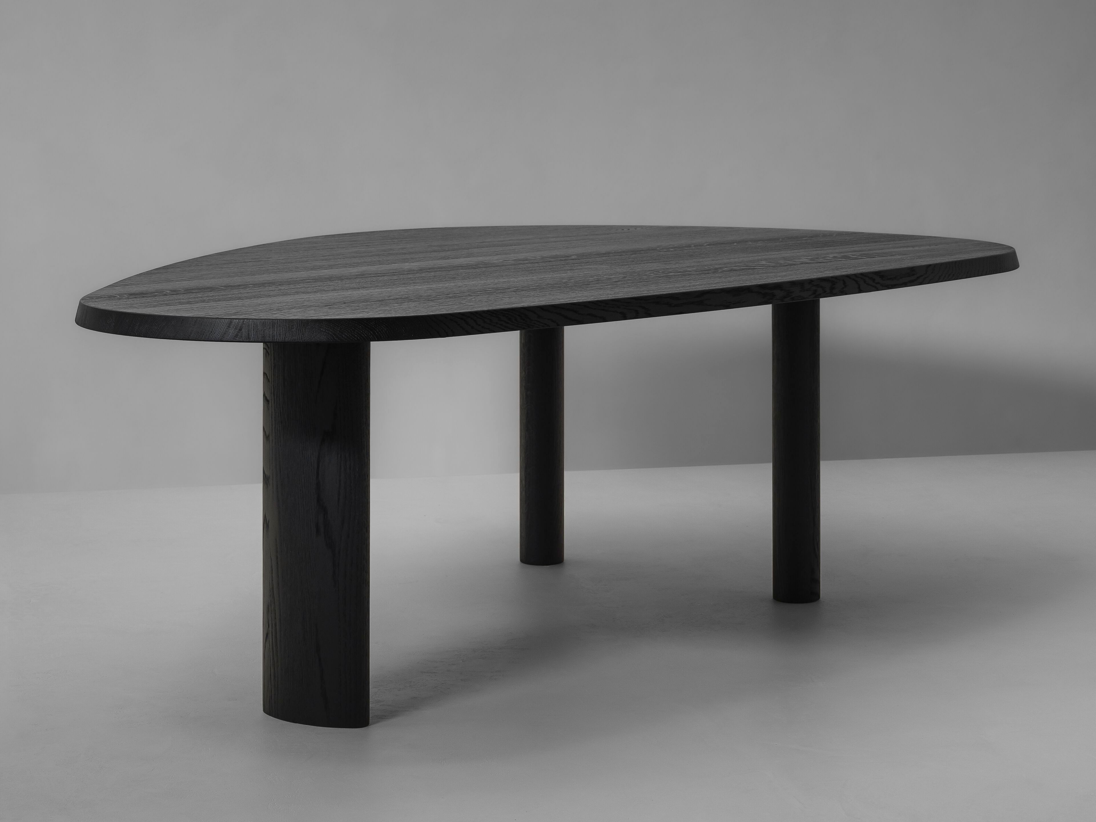 Обеденный стол из дуба Van Rossum Kei ARCH-00011331