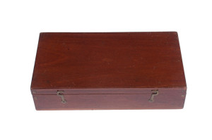 SOR27572 Коробка из красного дерева ijlbrown