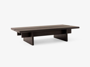 Низкий журнальный столик из дуба