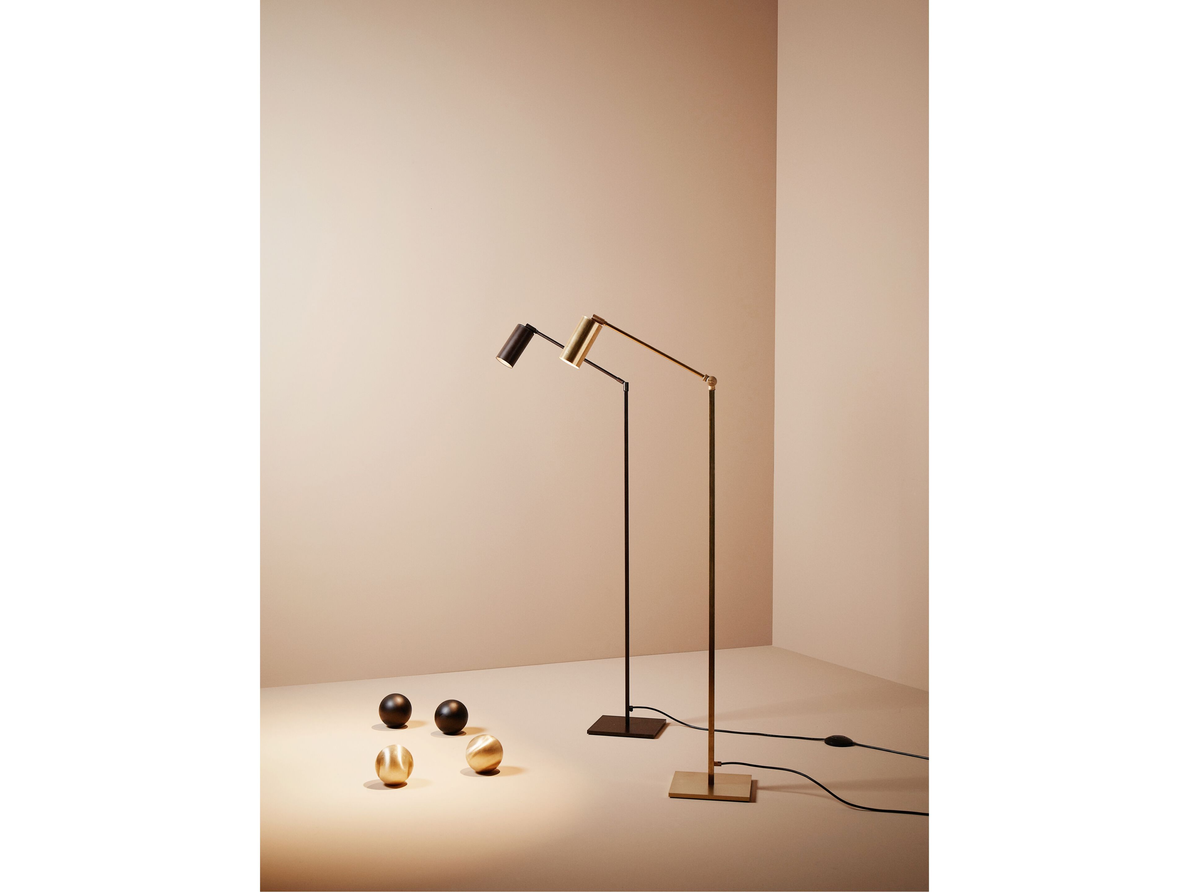 Регулируемая светодиодная лампа для чтения Renzo Serafini чтение ARCH-00099103 - Вид №1