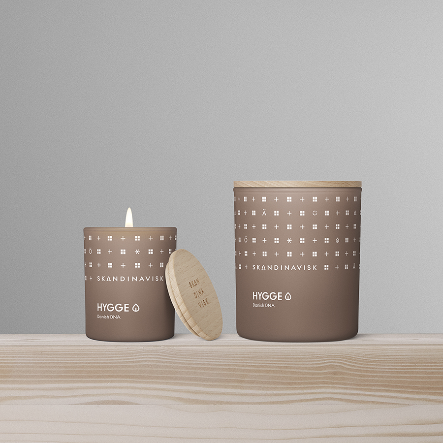 SK20109 Свеча ароматическая hygge с крышкой, 200 г (новая) S K A N D I N A V I S K  - Вид №6