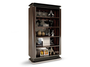 Книжный магазин черного дерева