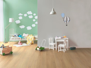 Пол SPC под дерево