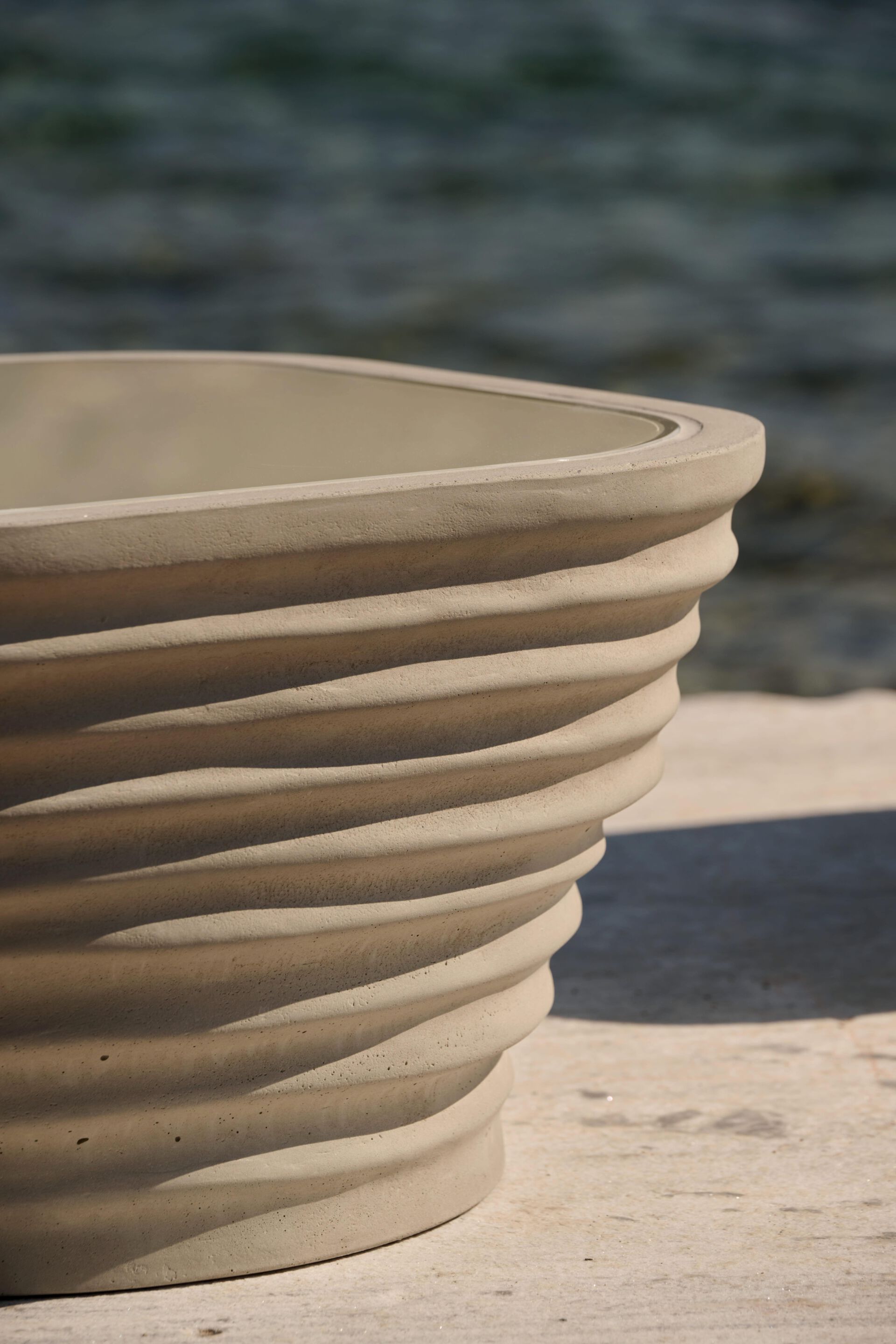 Бетонный журнальный столик URBI et ORBI Medius Terra ARCH-00083671 - Вид №5