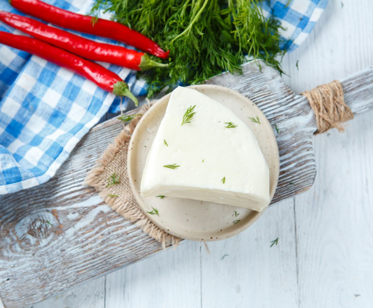 3904 Сыр рассольный "Сулугуни" особый Вкусляндия 