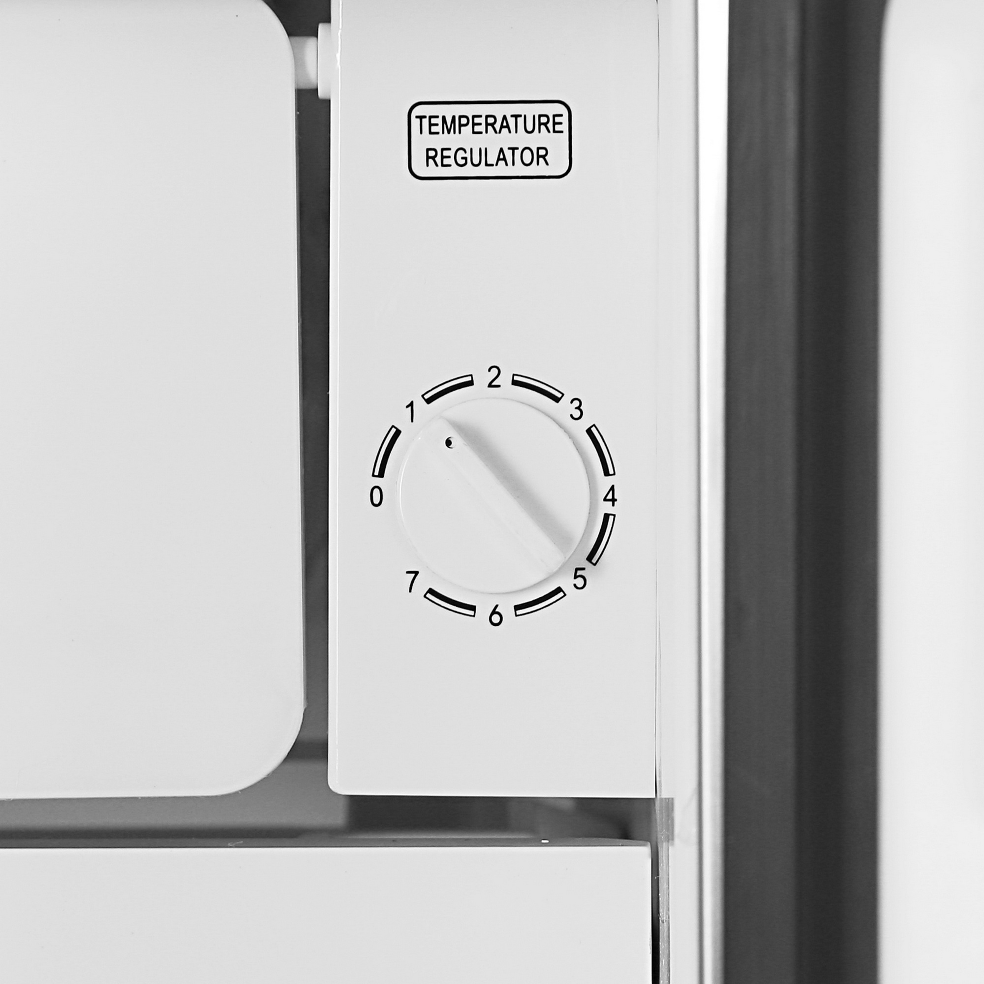 8166325 Холодильник компактный   Tesler RC-95 серебристый STDN-0054905 - Вид №9