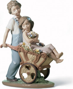 10669003 LLADRO Фигурка Lladro "Самая милая" 21x24см Фарфор
