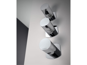 Встраиваемый термостатический узел с двумя выходами