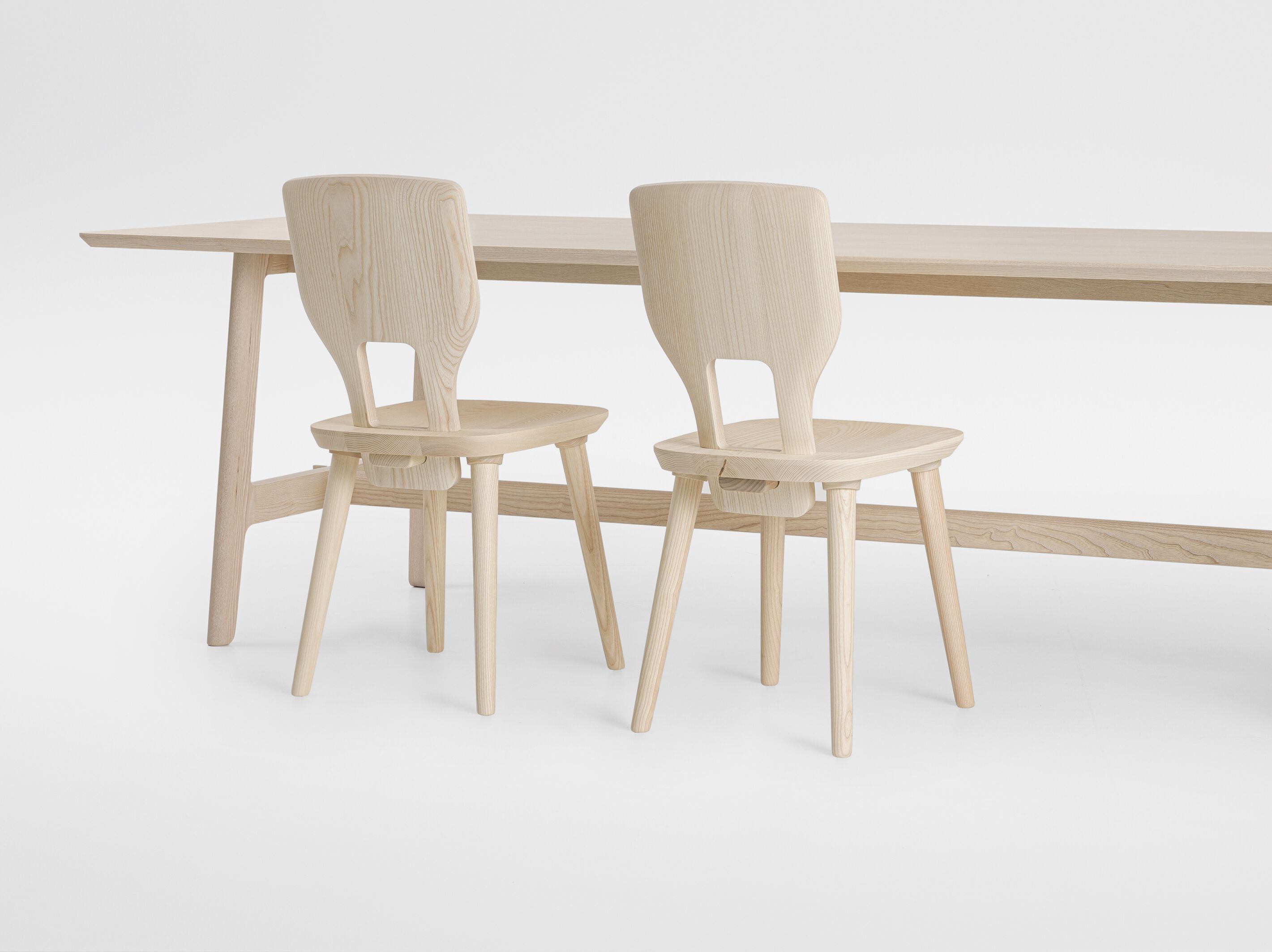 Прямоугольный обеденный стол из массива дерева ZEITRAUM VNA ARCH-00035414 - Вид №1