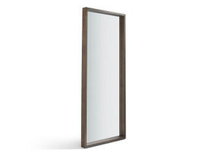 Напольное зеркало в рамке
