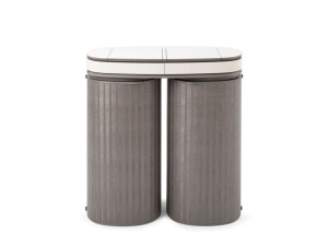 Деревянный шкаф для хранения со встроенным освещением