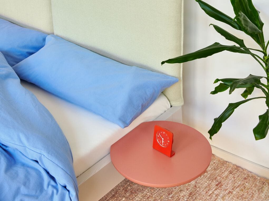 Деревянная двуспальная кровать Noah Living белье ARCH-00050929 - Вид №2