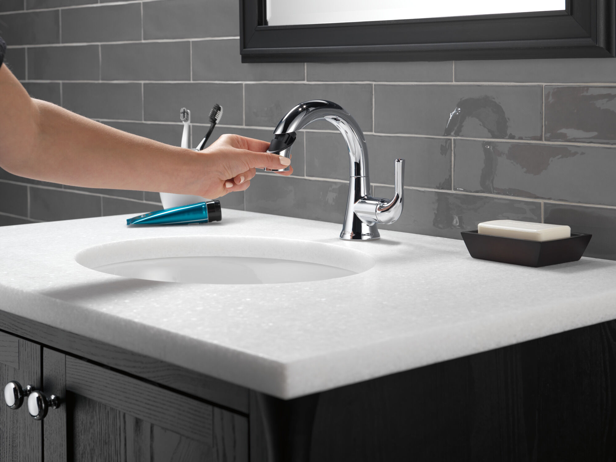 Выдвижной смеситель для ванной с одной ручкой Delta Faucet Kayra 533LF-SSPDMPU - Вид №5