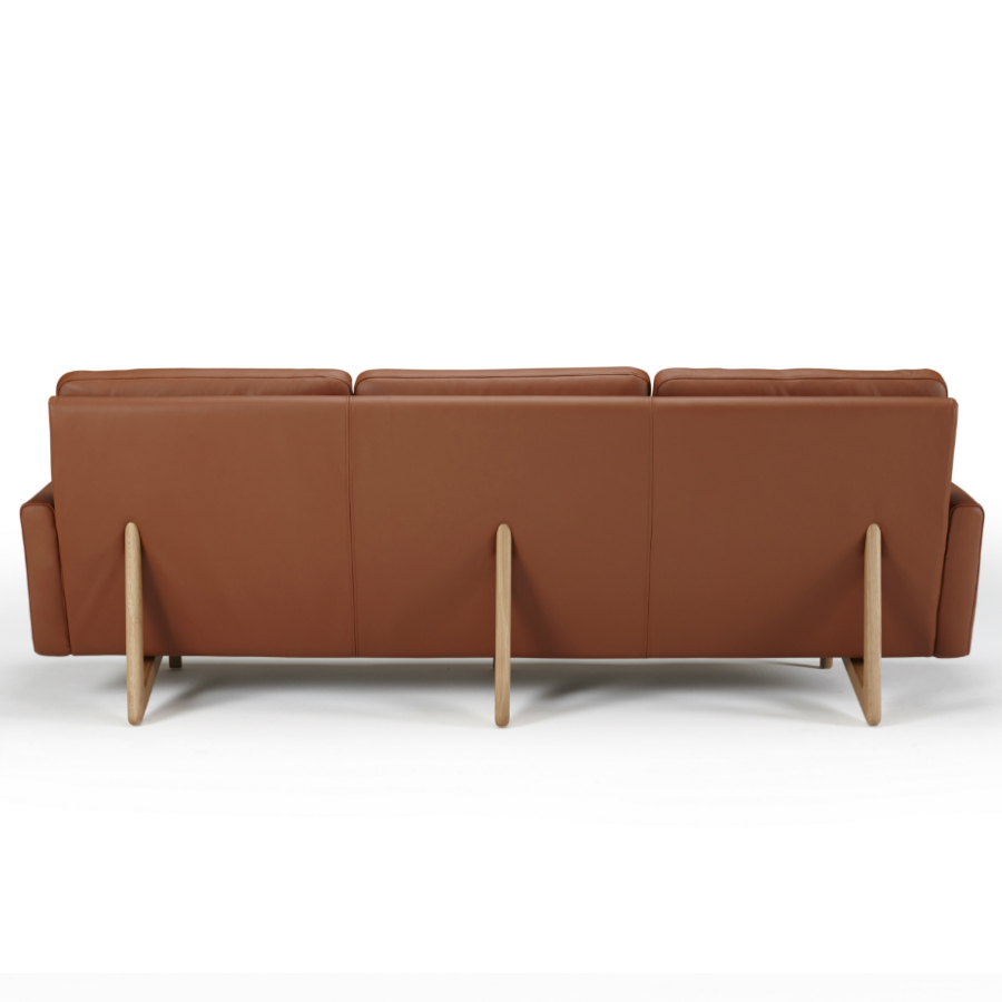 Диван трехместный Egsmark с мягкими подлокотниками, лакированный дуб, коричневый Kragelund 20003202801 - Вид №6