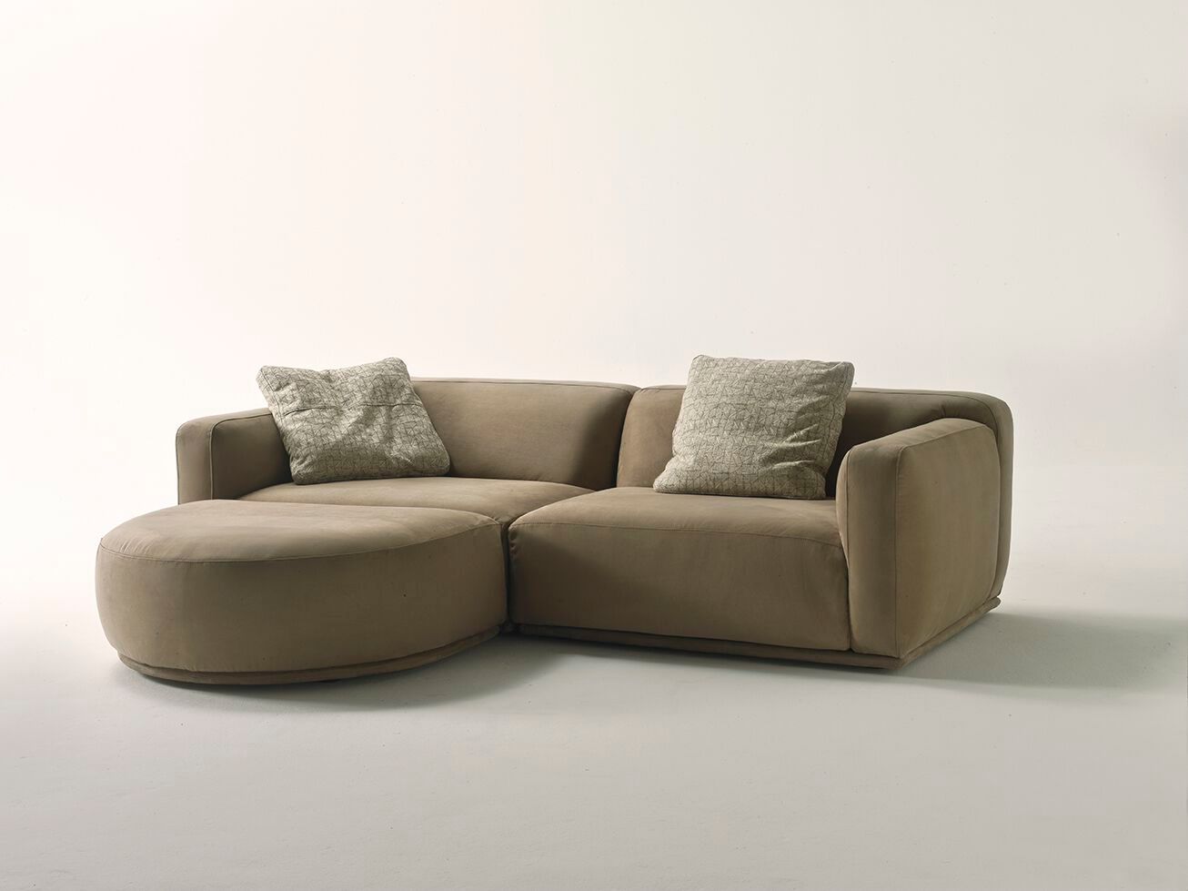 Тканевый диван с полуостровом CTS SALOTTI Багутта ARCH-00051142