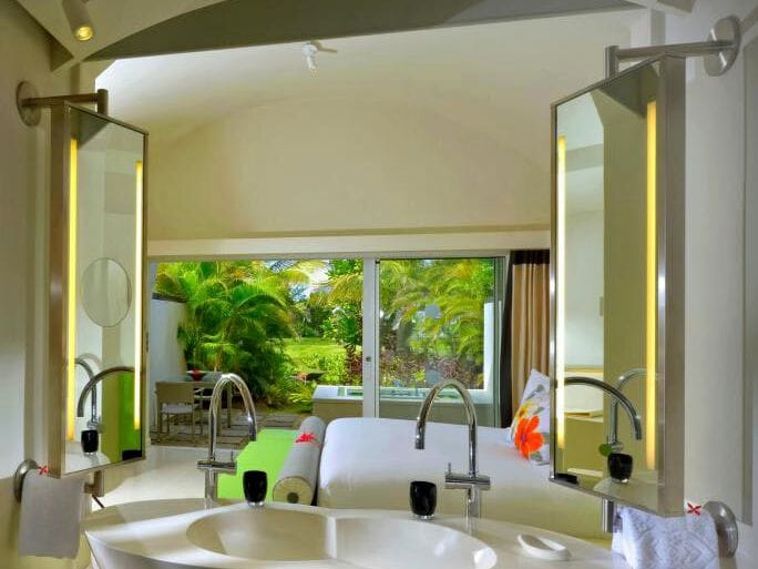 Прямоугольное вращающееся зеркало с рамкой Spekkio Turnable LED ARCH-00032519