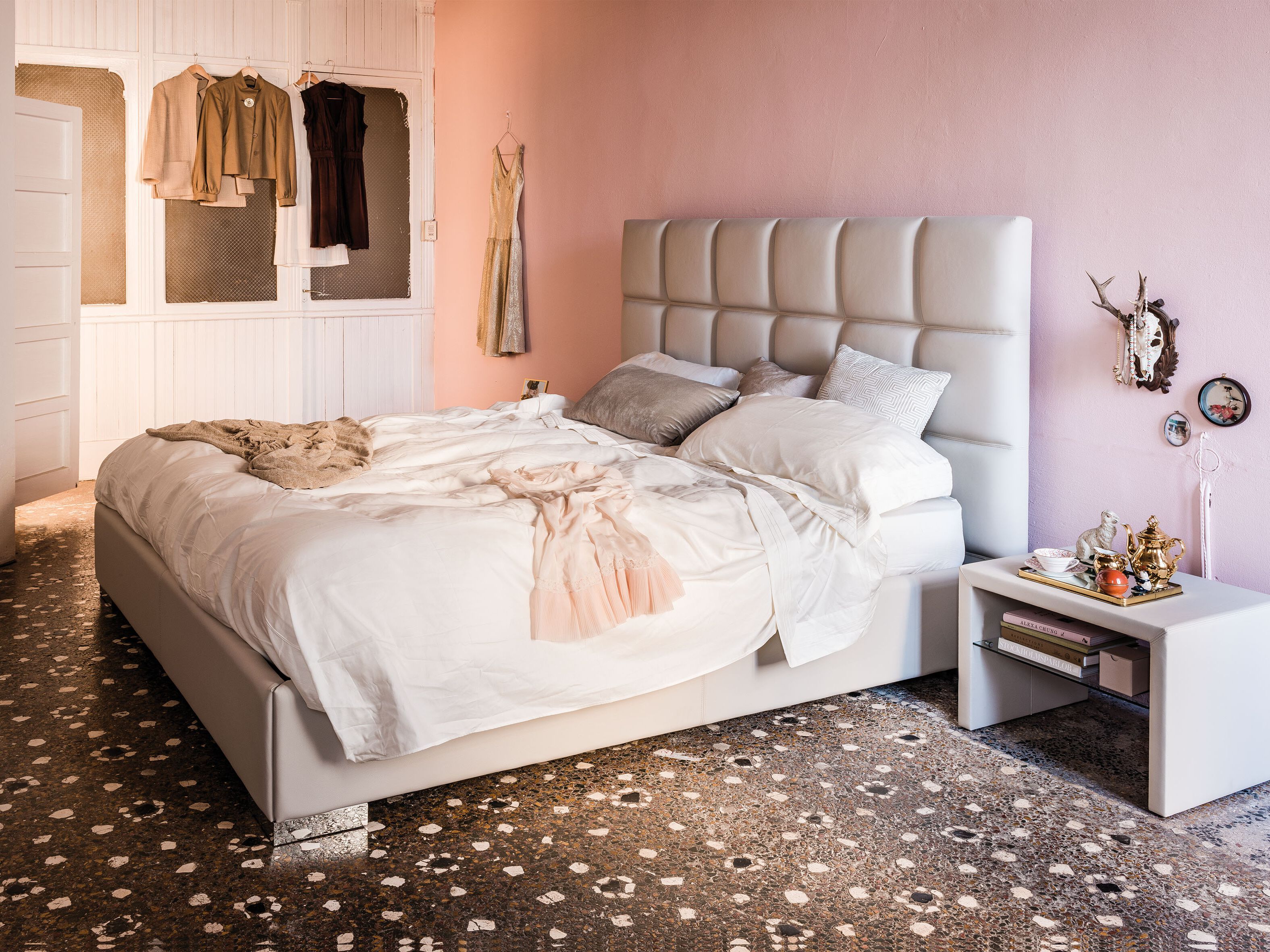 Двуспальная кровать с мягким изголовьем Cattelan italia WILLIAM ARCH-00119696