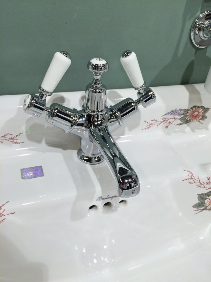 Смеситель для раковины на 1 отверстие с кнопкой Click-Clack [KE6]  Burlington T12-QT, W11, T4  - Вид №4