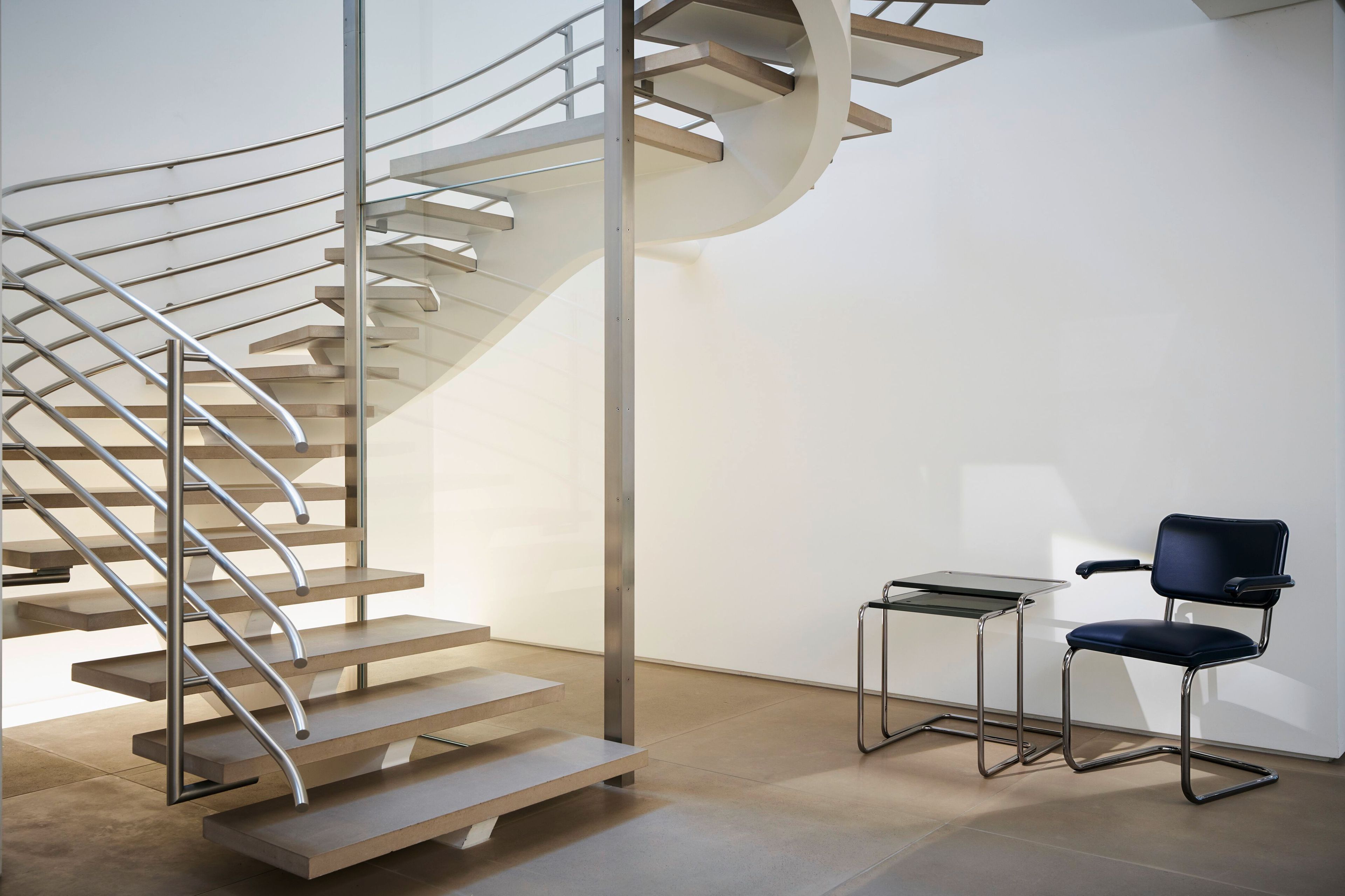 Стальной и кожаный консольный стул THONET JS. THONET ARCH-00115948 - Вид №13