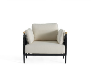 Тканевое кресло с подлокотниками