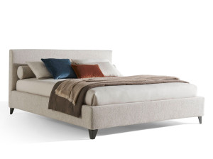 Двуспальная кровать с мягким изголовьем