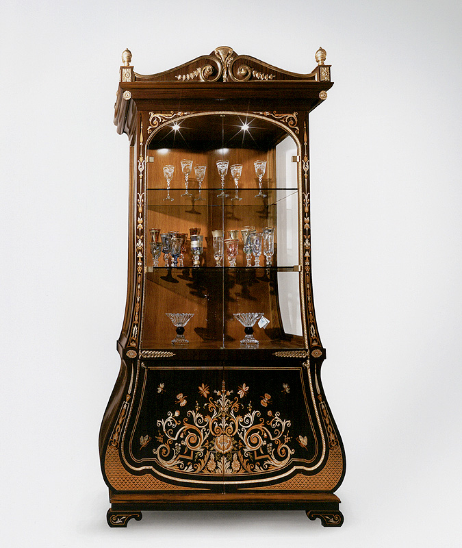 Витрина  EZIO BELLOTTI 1111 