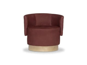 Кожаное кресло с подлокотниками