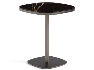 Квадратный мраморный стол