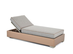 Кожаный лежак для сада