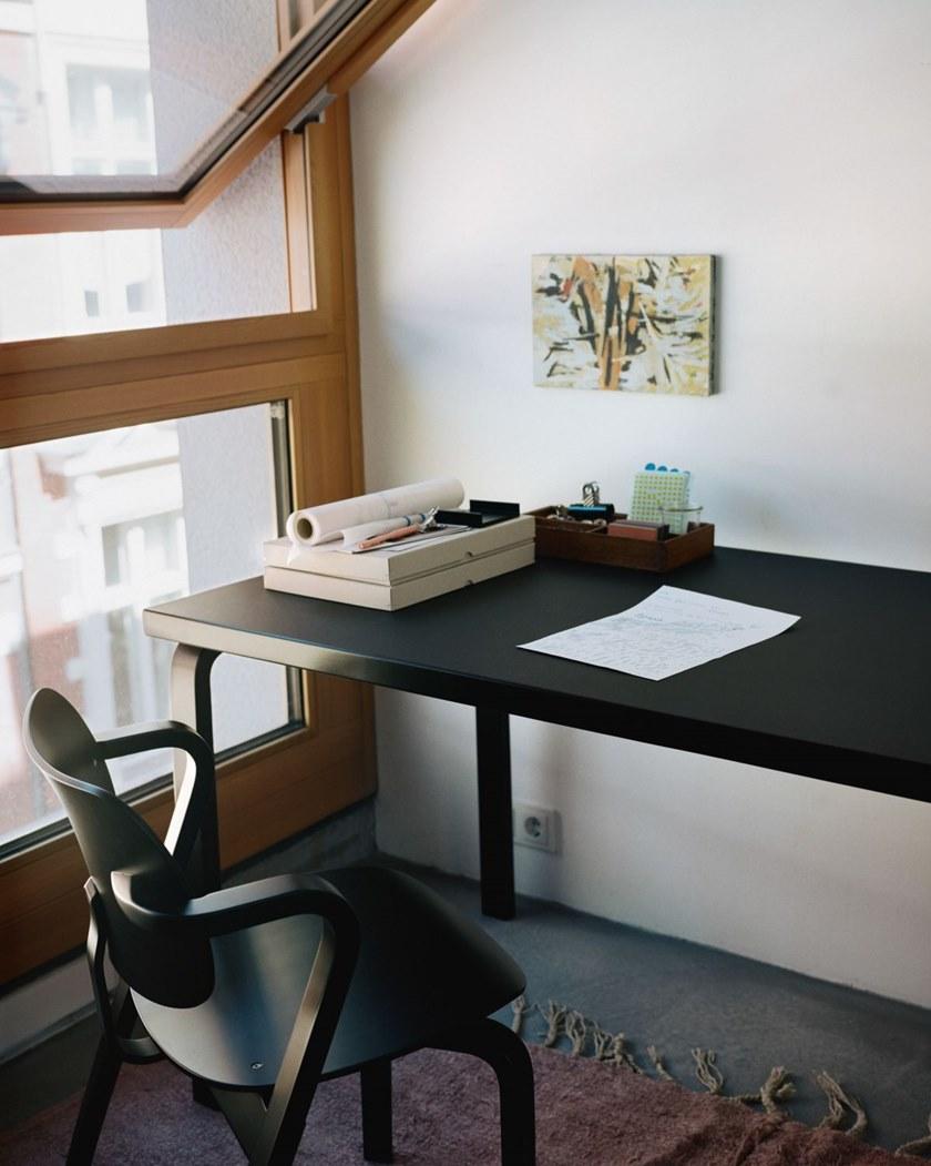 Artek Штабелируемый стул из бука с подлокотниками sun-id-1353389 - Вид №1