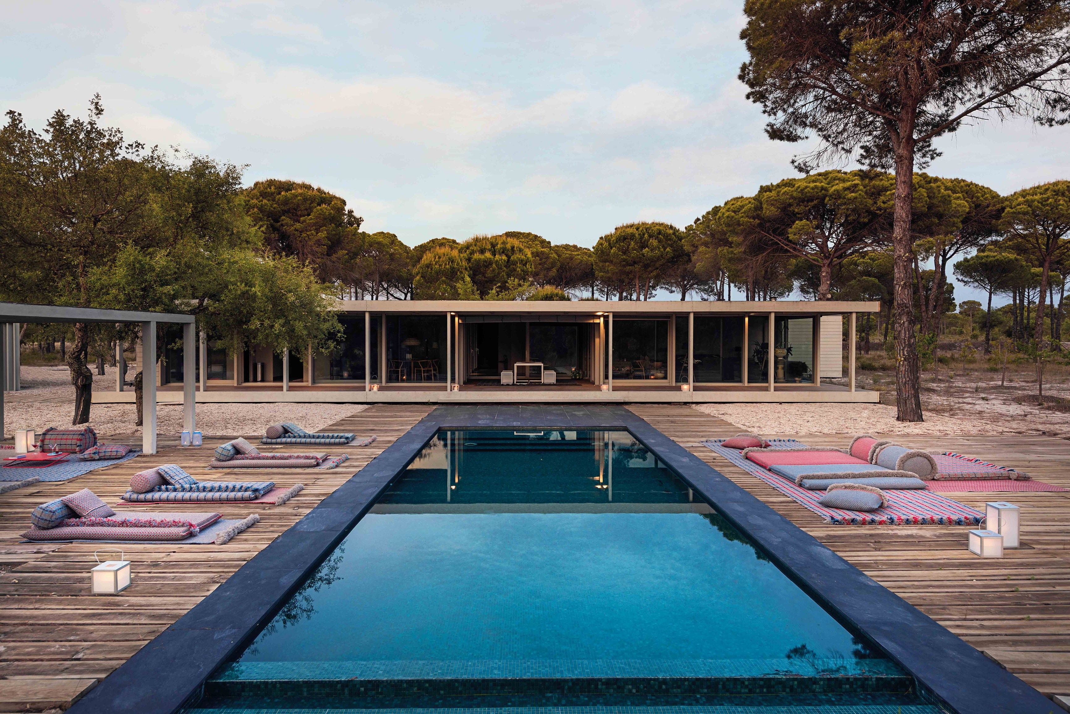 Наружная цилиндрическая полипропиленовая клетчатая подушка GAN Garden Layers ARCH-00001210 - Вид №4