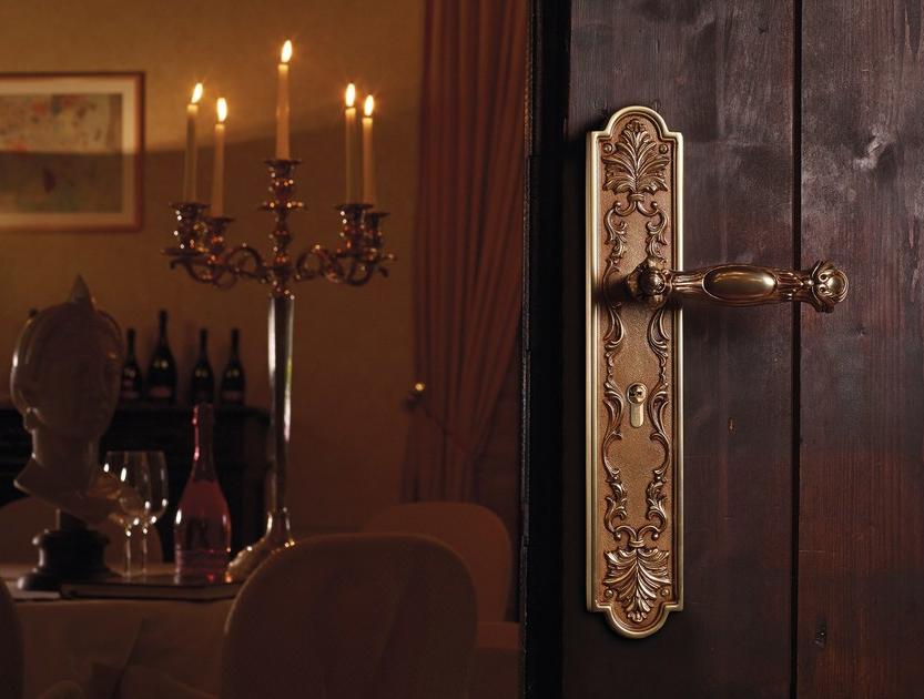 LINEA CALI' Латунная ручка в стиле барокко на розетке с замком Queen sun-id-1383400 - Вид №1