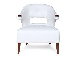 Кожаное кресло с подлокотниками