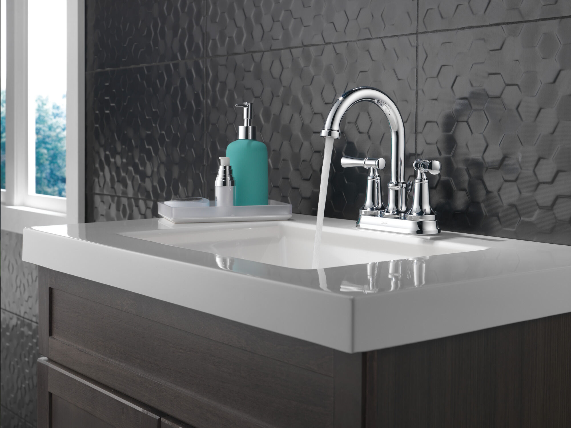 25747LF Смеситель для ванной комнаты с двумя ручками Delta Faucet DELTA Хром - Вид №2