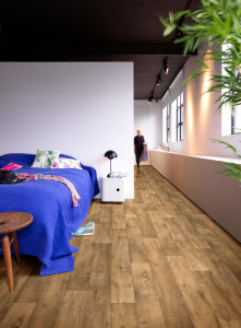 Нескользящий виниловый пол с эффектом дерева