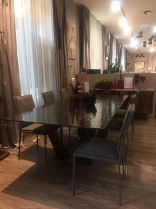 Обеденный стол со стеклянной столешницей коричневый Reverse Modern TONIN CASA MODERN 00-3981552 Коричневый