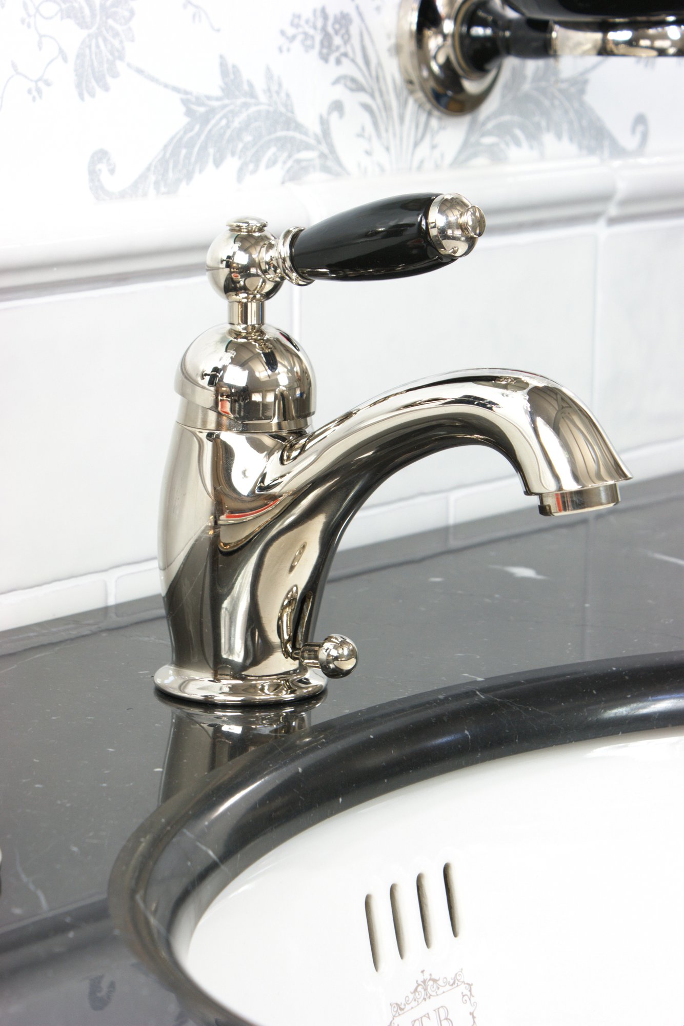 Traditional bathrooms Смеситель для раковины БРАЙТОН однорычажный Tb415.514bl.bn  - Вид №1